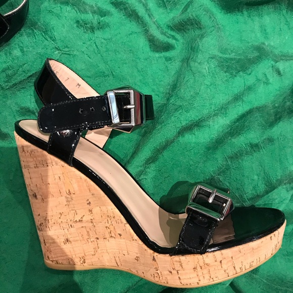 Stuart Weitzman Blk Patent Wedge Sandals “Twofer” - Picture 9 of 9